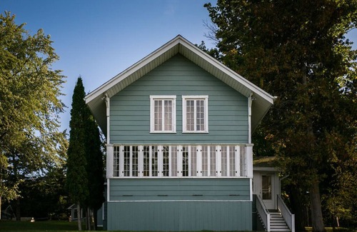 Arcadia House | Lakefront, Beautiful, Cathedral Ceilings, Walk to private Lake Michigan Beach