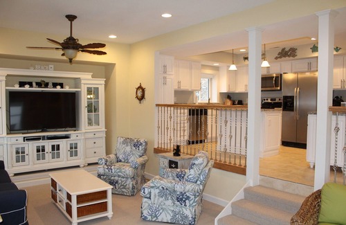 Osage Beach House | Lakefront Beauty!Come Relax
