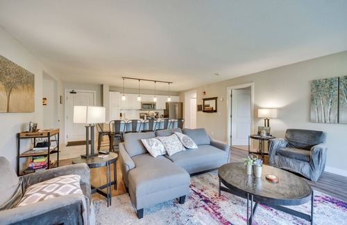 Birchwood Condo | Lakefront Birchwood Condo w/Pool & Hot Tub!
