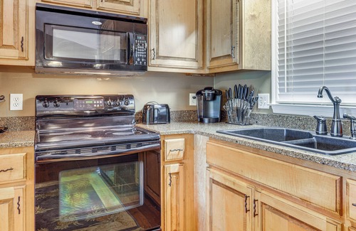 Blairsville House | Lakefront Blairsville House w/Game Room & Hot Tub