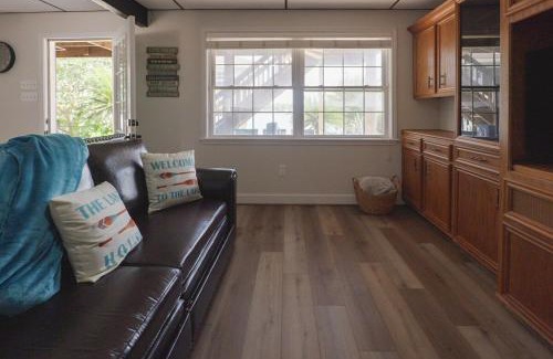 Willis House | Lakefront Bliss Lakehouse Retreat