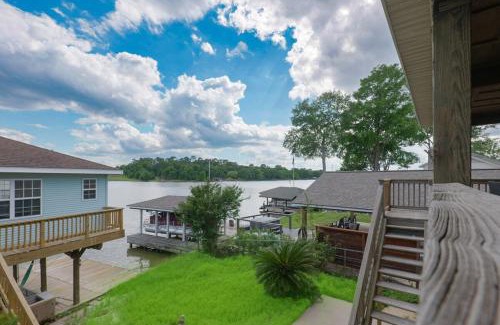 Willis House | Lakefront Bliss Lakehouse Retreat