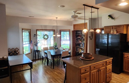 Ingleside Cottage | Lakefront Bliss: Your Ultimate Vacation Haven Surrounded by Nature