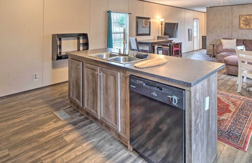 Inman House | Lakefront Blue Ridge Mtns Vacation Rental