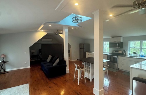 Ashland City House | Lakefront Boat Dock Cottage