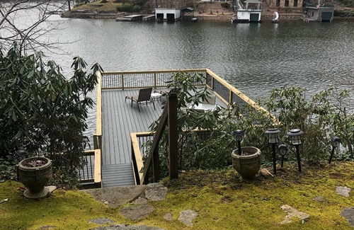 Lake Lure Cottage | LAKEFRONT - Bring Some Love to Lake Lure