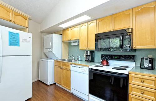 Lakeway House | Lakefront Bungalow - Community Poolhot Tub #6