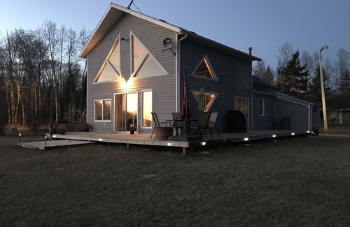 Central Alberta House | Lakefront Cabin on LacLaNonne! Perfect year round with ice & summer fishing!