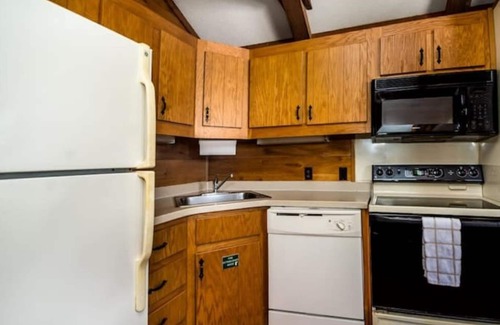 Seminole Cabin | ⛵️Lakefront Cabin 10min toBEACH/Dogs 🐶OK/Kayak/#407