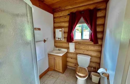Unorganized Centre Parry Sound Cabin | Lakefront Cabin #2 - 4 Season - Sleeps 7