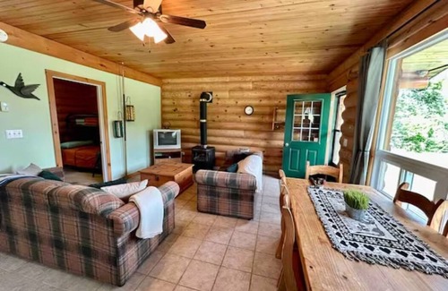 Unorganized Centre Parry Sound Cabin | Lakefront Cabin #3 - 4 Season - Sleeps 7