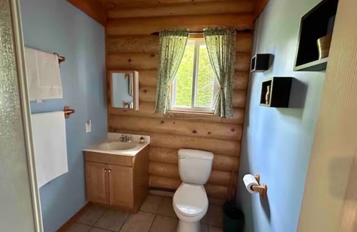 Unorganized Centre Parry Sound Cabin | Lakefront Cabin #5 - 4 Season - Sleeps 7
