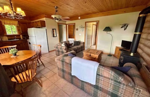 Unorganized Centre Parry Sound Cabin | Lakefront Cabin #6 - 4 Season - Sleeps 7