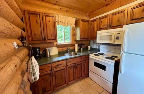 Unorganized Centre Parry Sound Cabin | Lakefront Cabin #6 - 4 Season - Sleeps 7
