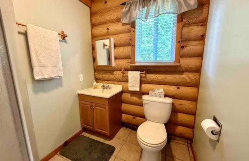 Unorganized Centre Parry Sound Cabin | Lakefront Cabin #6 - 4 Season - Sleeps 7