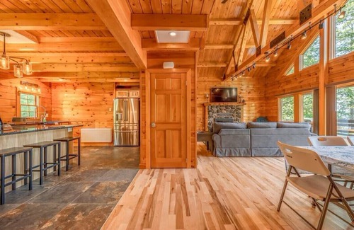 Old Town Cabin | Lakefront Cabin, Hot Tub, Stunning Views