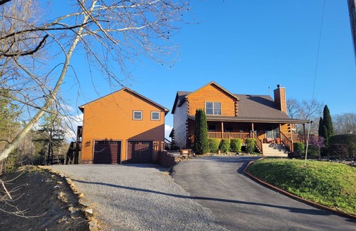 Dandridge Cabin | Lakefront Cabin in Paradise Landing Resort, Mountain Views, Private Dock.