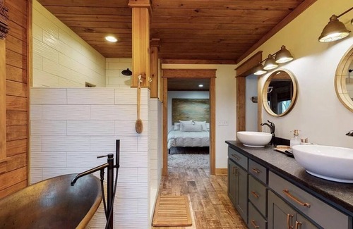 Hartsville Cabin | Lakefront Cabin in the Woods