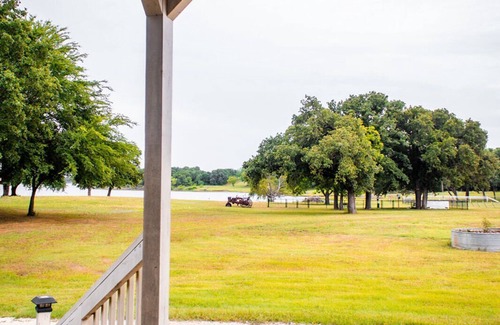Little Elm Cabin | Lakefront Cabin, Lake Lewisville, Ski, Boat, Fish, Swim! 14+acres!