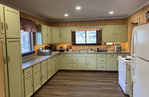 Crandon Cabin | Lakefront Cabin - less than 1 mile from the UTV/Snowmobile trails!