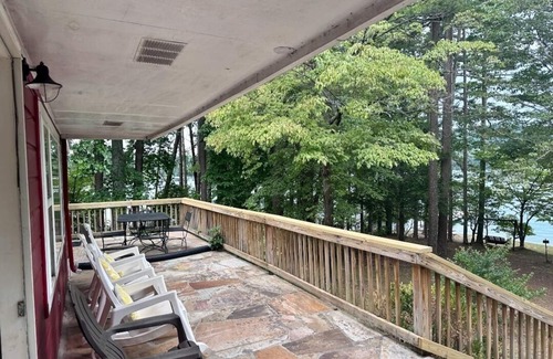 Hayesville Cabin | Lakefront Cabin on Lake Chatuge! Bring your boat!