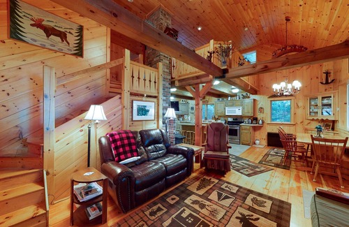 Beaver Cove Cabin | Lakefront Cabin on a Double Lot w/500' of Pebble Beach, Outdoor Fireplace, WiFi