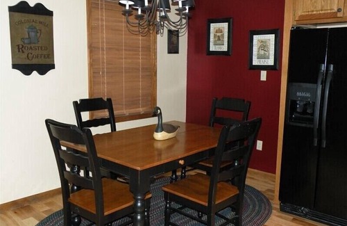 Sloans Valley Cabin | Lakefront Cabin: Private Water Access, Boat Parking, Lake View & Wi-Fi