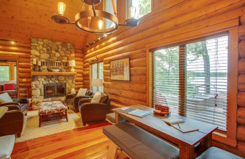 New London House | Lakefront Cabin Retreat, 2-Acre Lot with Deck!