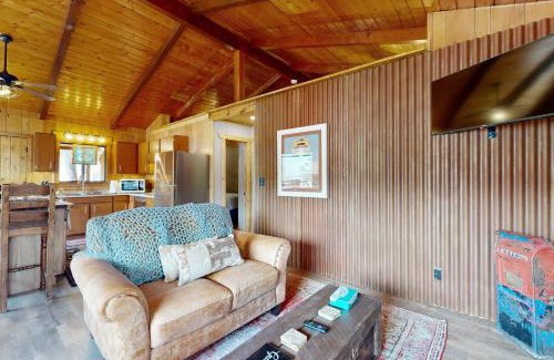 Bayfield House | Lakefront Cabin Retreat (Cabin A)