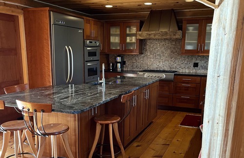 Petoskey Cabin | Lakefront Cabin in Harbor Springs, Mi, 1 mile from Petoskey State Park.