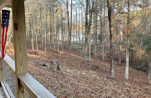 Tignall House | Lakefront Cabin Vacation at Harvest Moon Cove