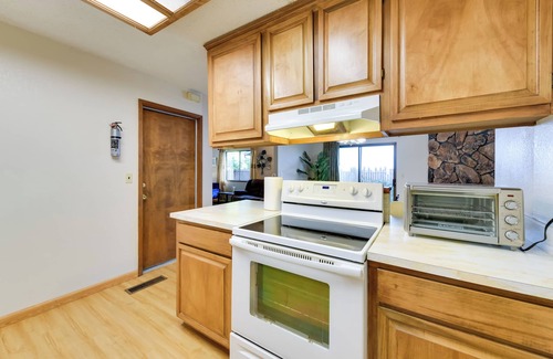 Clear Lake House | Lakefront California Townhome Near Wineries!