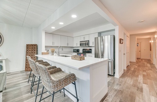 Canandaigua Condo | Lakefront Canandaigua Condo w/Stunning Views