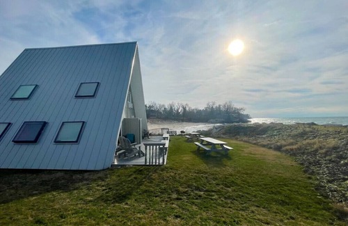 Stevensville House | Lakefront Chalet #2 with Beach Access, Pools, Sport Courts, Fishing Pond & more!