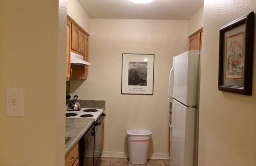 Bucktown Apartment | Lakefront Comfort Close to Downtown