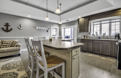 Geneseo Apartment | Lakefront Condo-Apartment D
