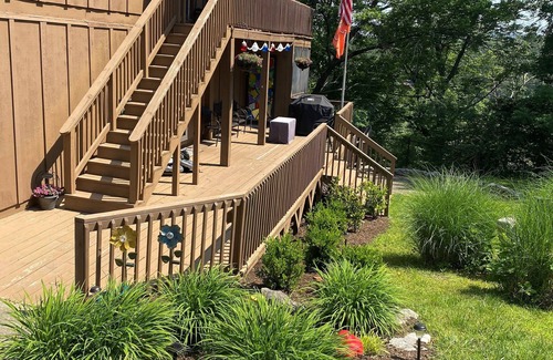 Sloans Valley Condo | Lakefront Condo at Woodson Bend Resort on Lake Cumberland