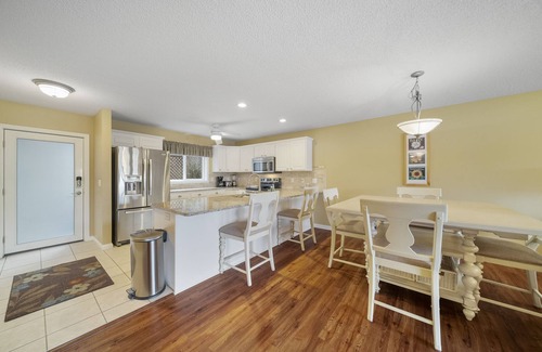 La Follette Condo | Lakefront Condo Irish Mist