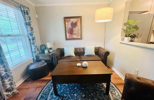 Auburn House | Lakefront Condo - King Bed Full Kitchen
