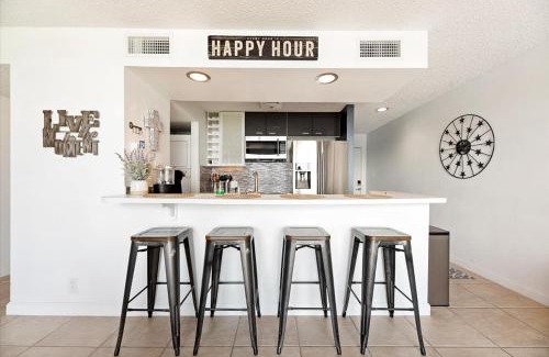 Walden on Lake Conroe Apartment | Lakefront Condo Retreat