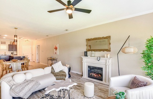 Eureka Apartment | Lakefront Corsicana Condo w/Pool Access!