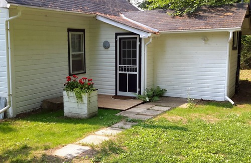 Lanark Highlands Cottage | Lakefront Cottage in Beautiful Lanark Highlands