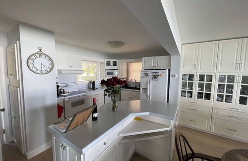 Lambton Shores Cottage | Lakefront Cottage