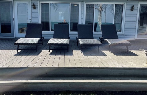 Lambton Shores Cottage | Lakefront Cottage