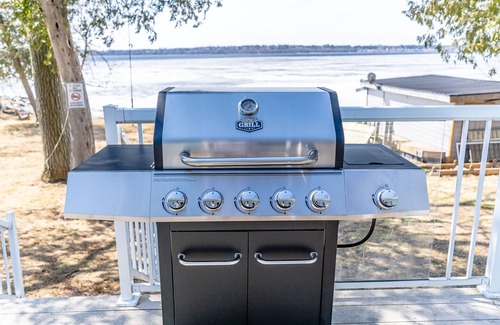 Trent Lakes Cottage | Lakefront Cottage at Camp fisherman Resort