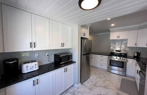 Amherstburg Cottage | Lakefront cottage