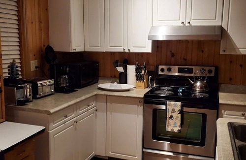 Eagle Lake Cottage | Lakefront Cottage on Scenic Haliburton Lake - A Perfect Getaway!