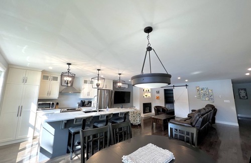 Front of Yonge Ski Chalet | Lakefront cottage