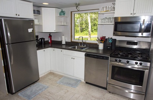 Manitou Beach Cottage | Lakefront Cottage in Manitou Beach - Three Bedroom Cottage, Sleeps 8