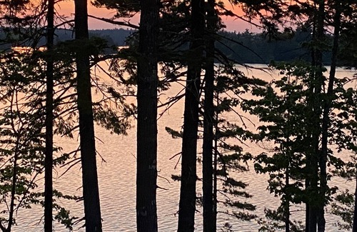 East Uniacke Cottage | Lakefront Cottage in Peaceful Setting with Brilliant Sunsets